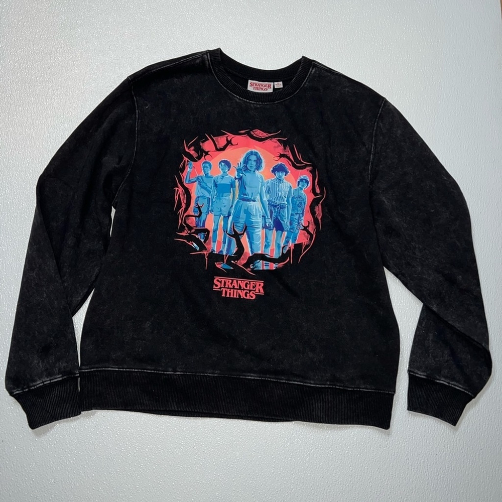 Stranger Things Juniors Crew Neck Sweater Black Size 2X NWOT - Picture 2 of 8